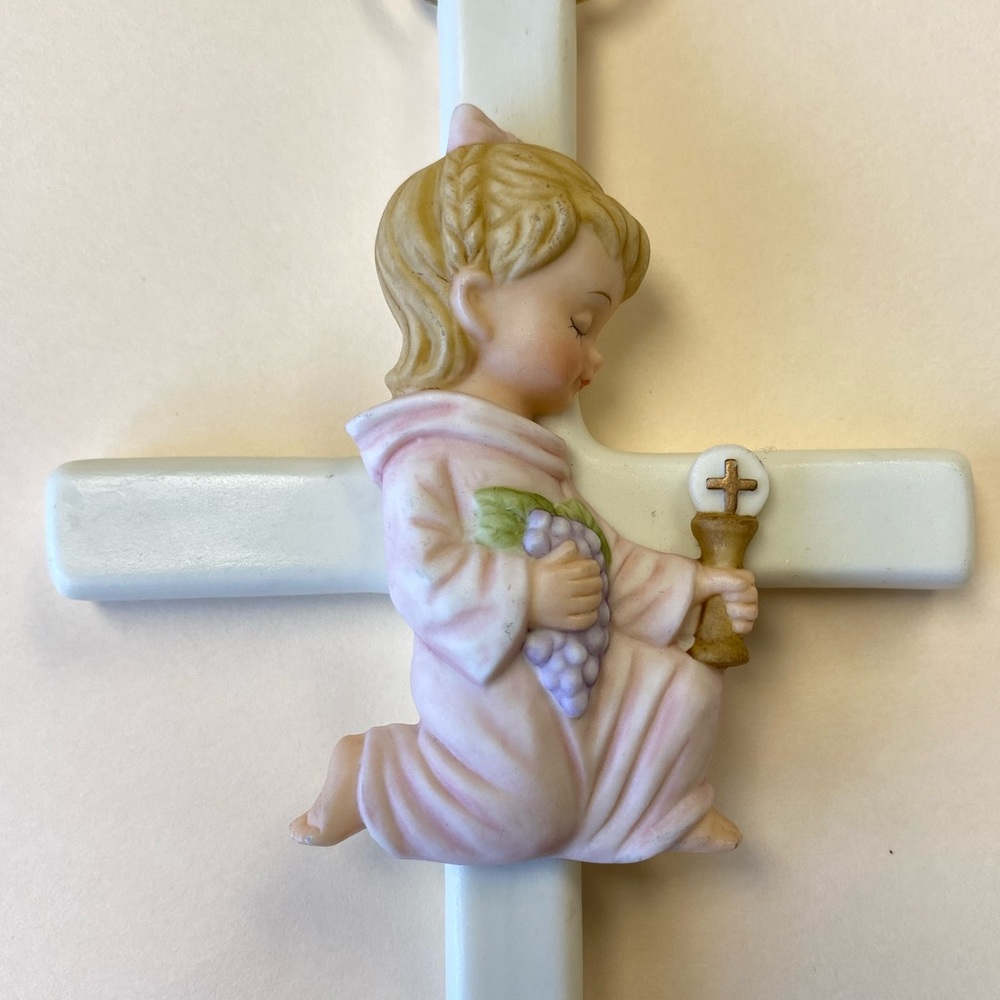 Vintage Ceramic Lefton 1999 Praying Communion Girl on Cross Hanging Wall Plaque - Picture 2 of 10